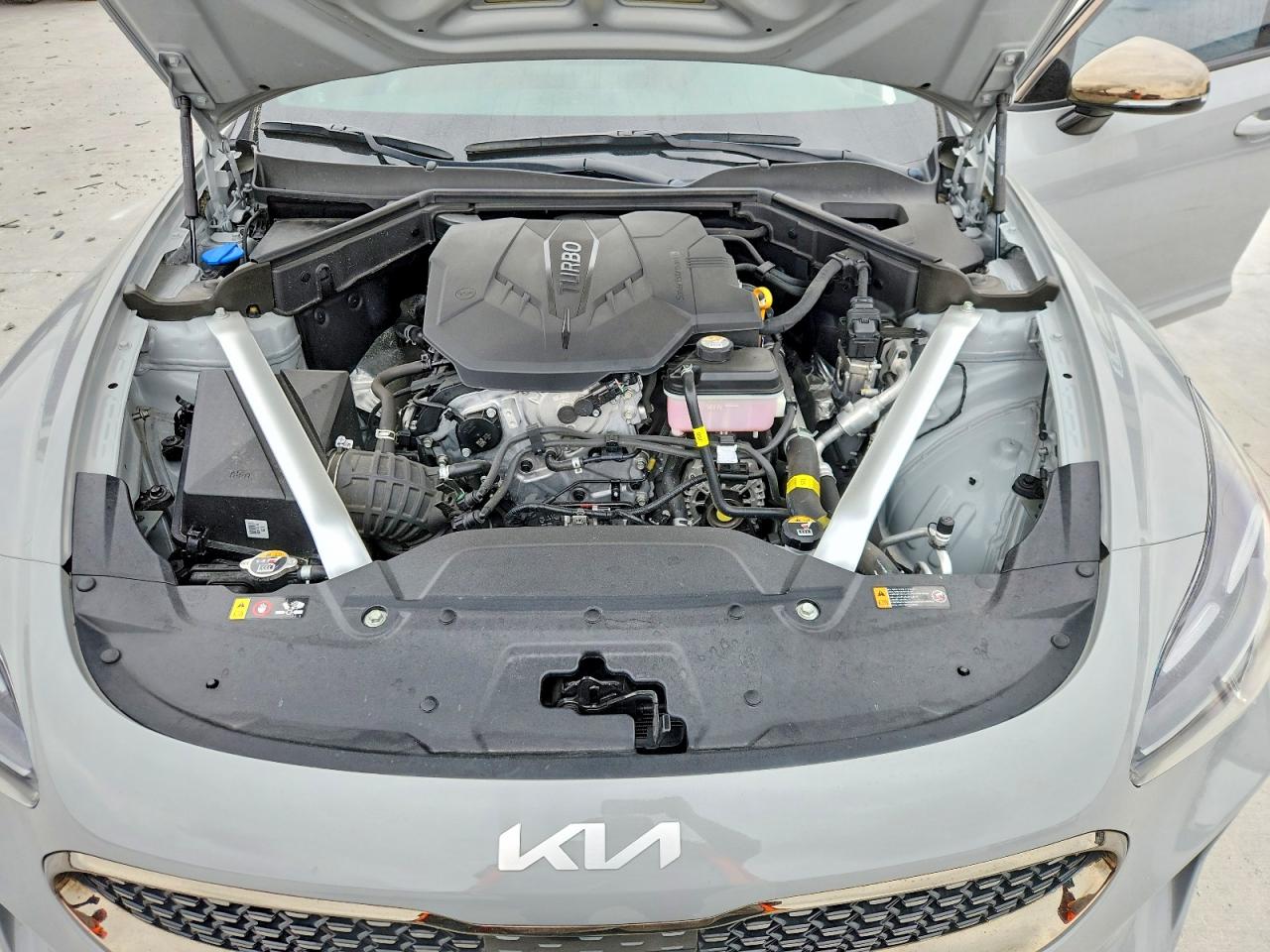 2022 KIA STINGER GT-Line