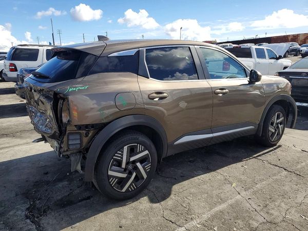 2025 NISSAN KICKS
