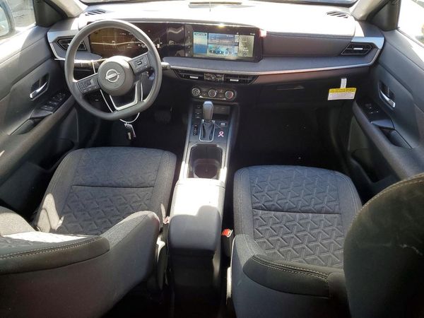 2025 NISSAN KICKS