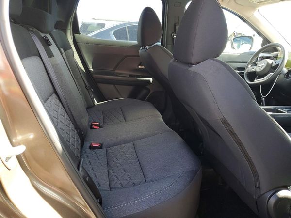 2025 NISSAN KICKS
