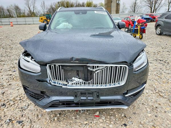 2019 VOLVO XC90