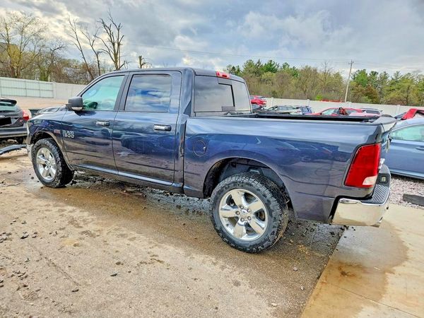 2017 RAM 1500 SLT