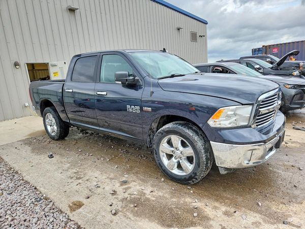 2017 RAM 1500 SLT