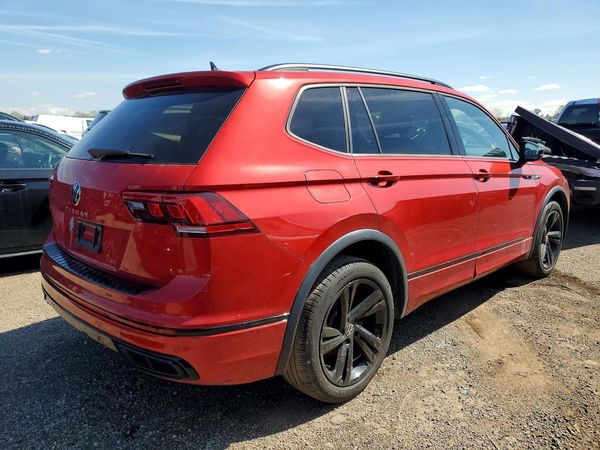 2024 VOLKSWAGEN TIGUAN 4Motion SE R-Line Black
