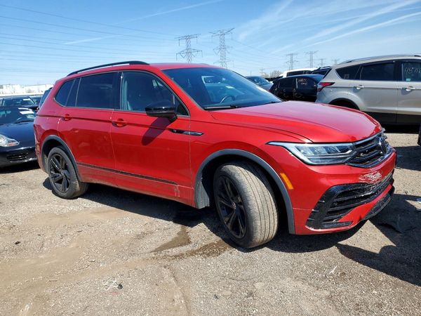 2024 VOLKSWAGEN TIGUAN 4Motion SE R-Line Black