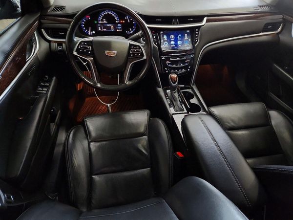 2016 CADILLAC XTS Luxury