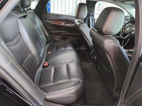 2016 CADILLAC XTS Luxury