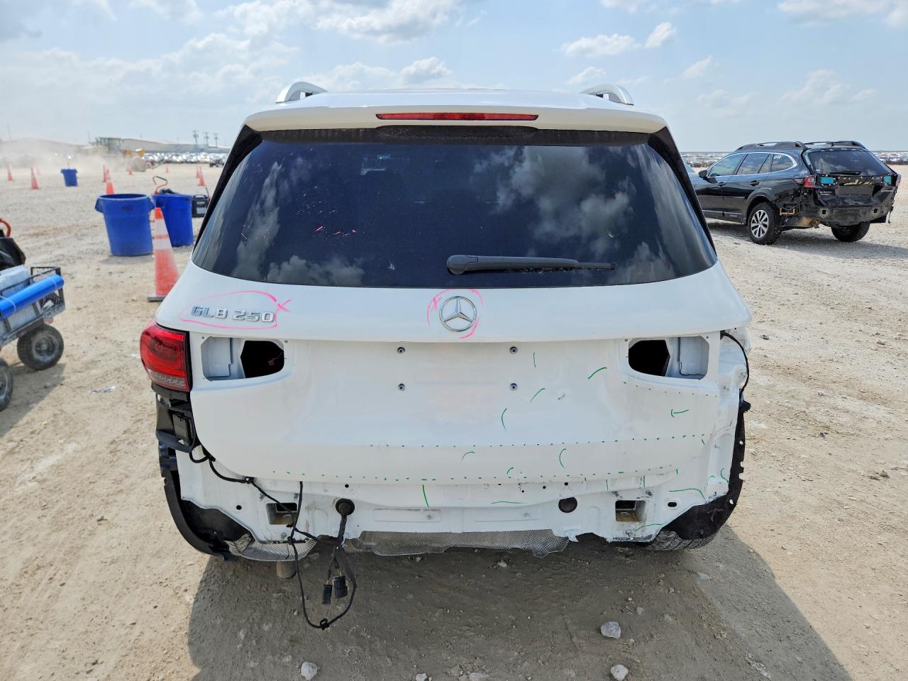 2021 MERCEDES-BENZ GLB GLB250