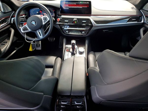 2023 BMW M5