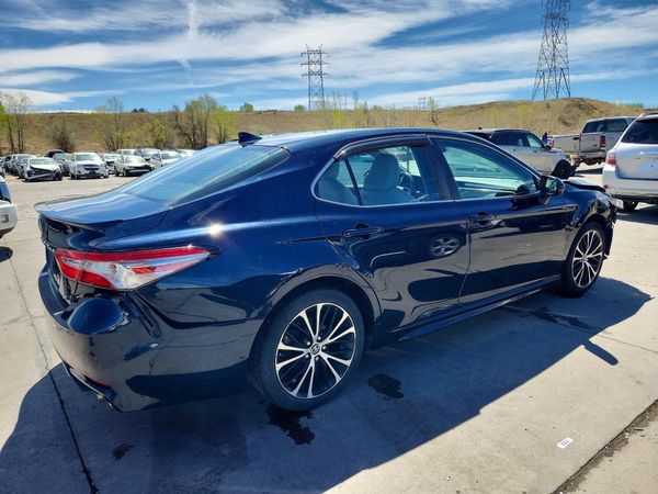 2019 TOYOTA CAMRY