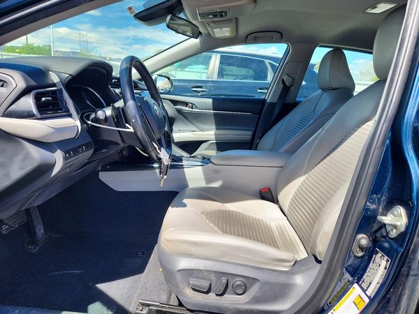 2019 TOYOTA CAMRY
