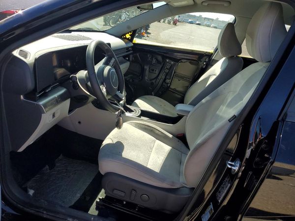 2024 HYUNDAI KONA SE