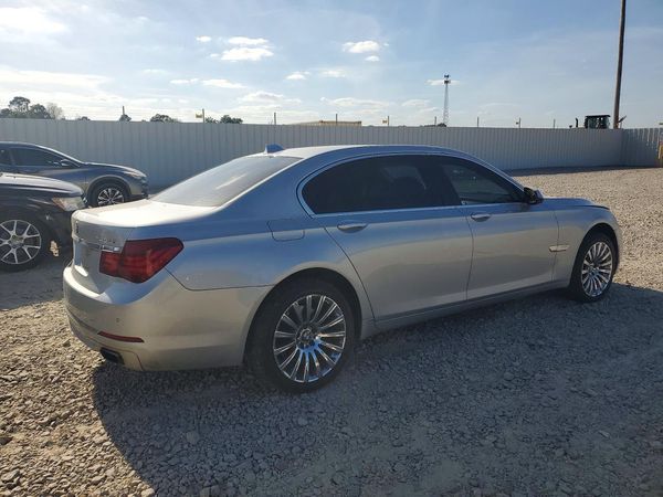 2013 BMW 740