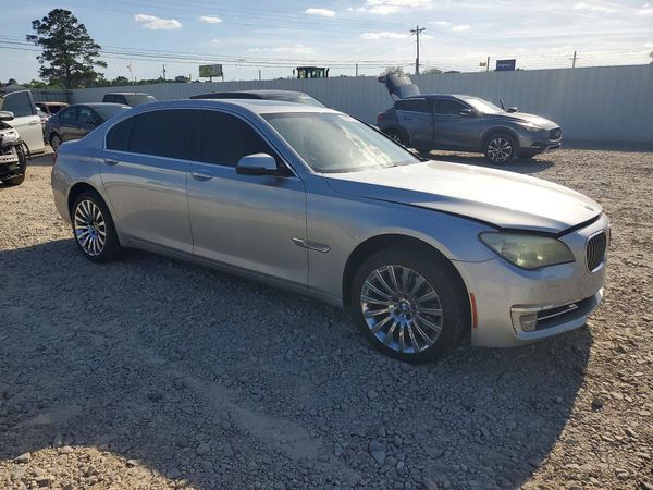 2013 BMW 740