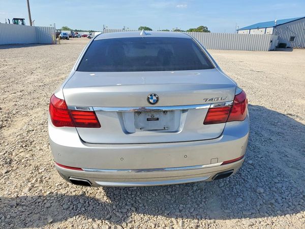 2013 BMW 740