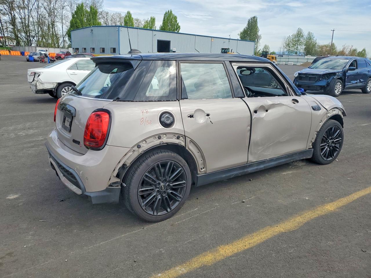 2022 MINI COOPER