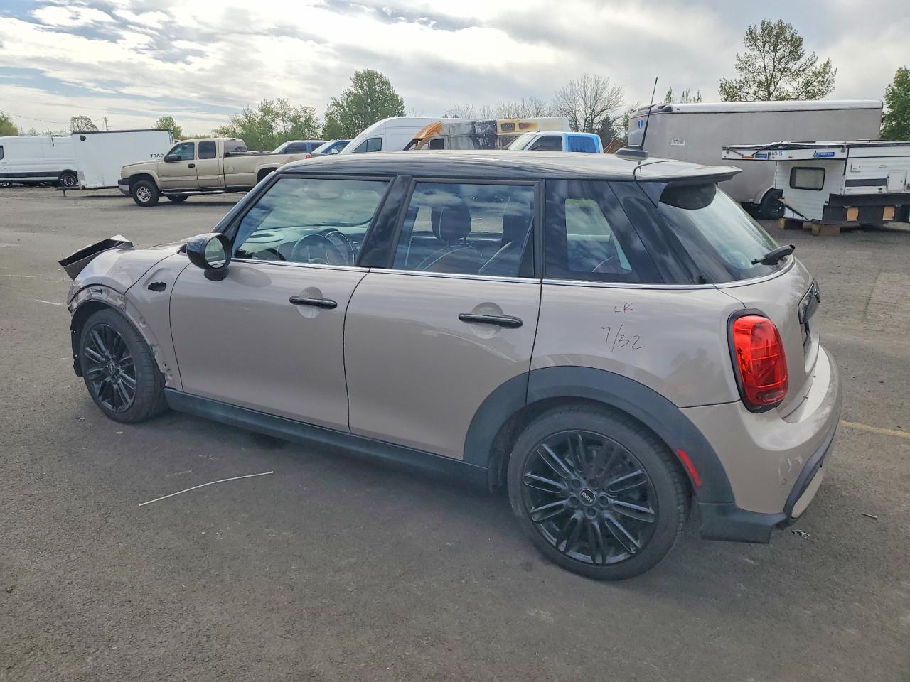 2022 MINI COOPER