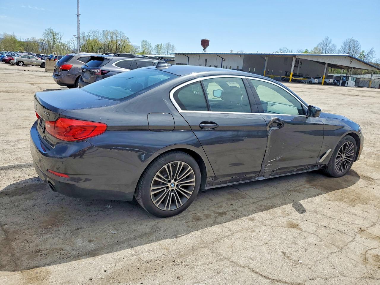 2019 BMW 530