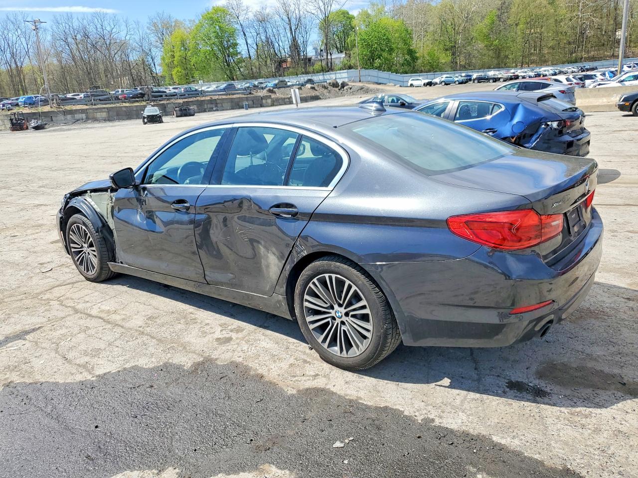 2019 BMW 530