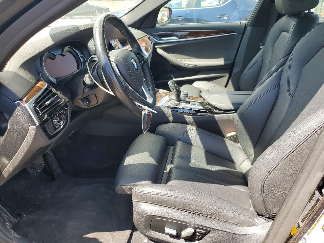 2019 BMW 530