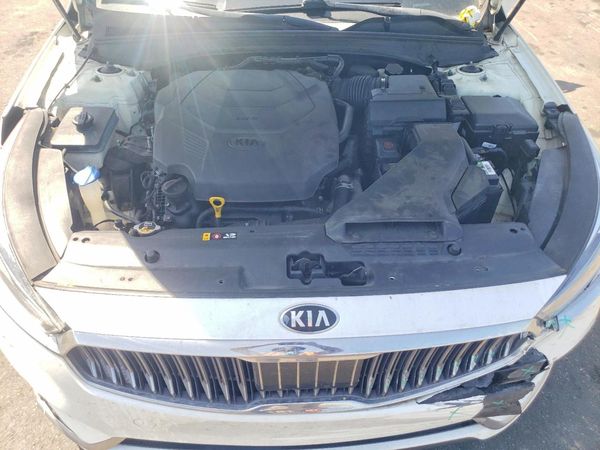 2017 KIA CADENZA