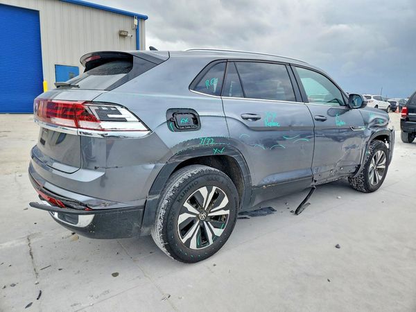 2025 VOLKSWAGEN ATLAS CROSS SPORT SE