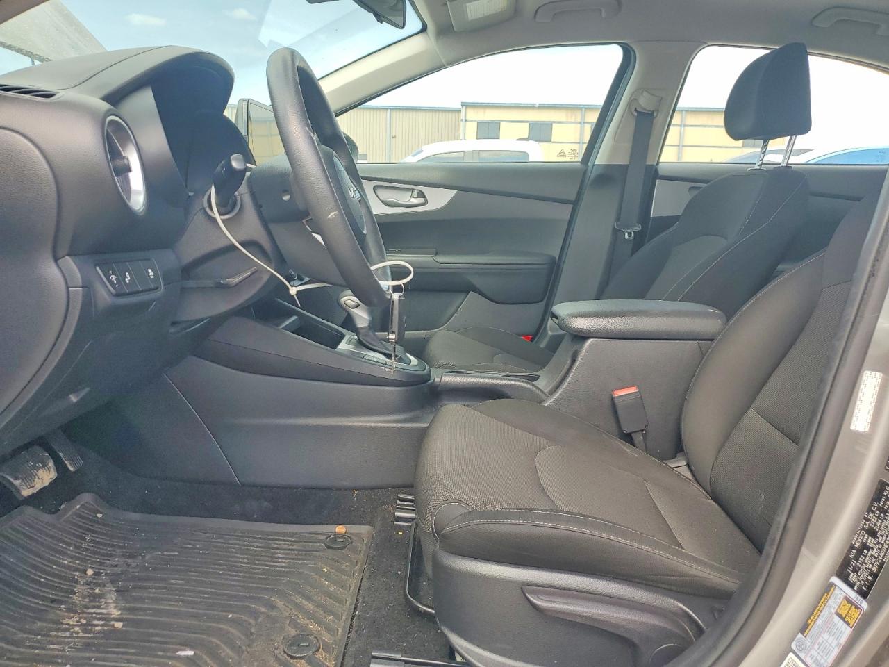 2022 KIA FORTE FE, LXS