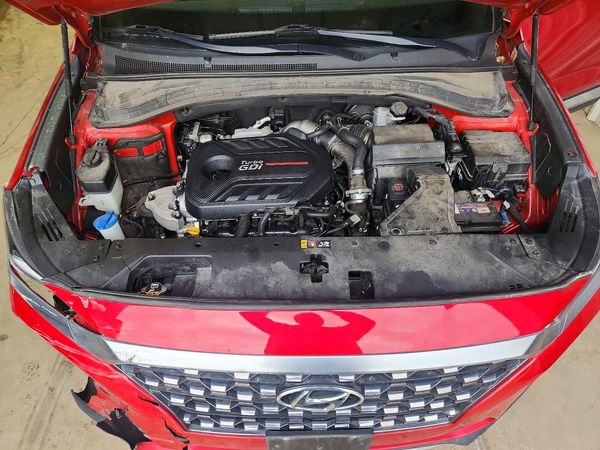 2020 HYUNDAI SANTA FE SEL — Engine bay