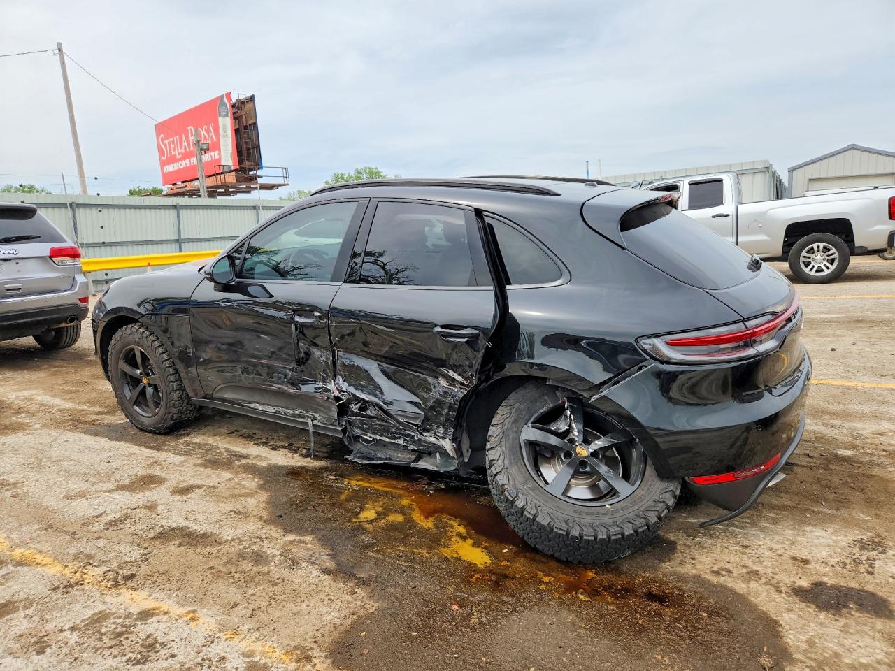 2021 PORSCHE MACAN Base