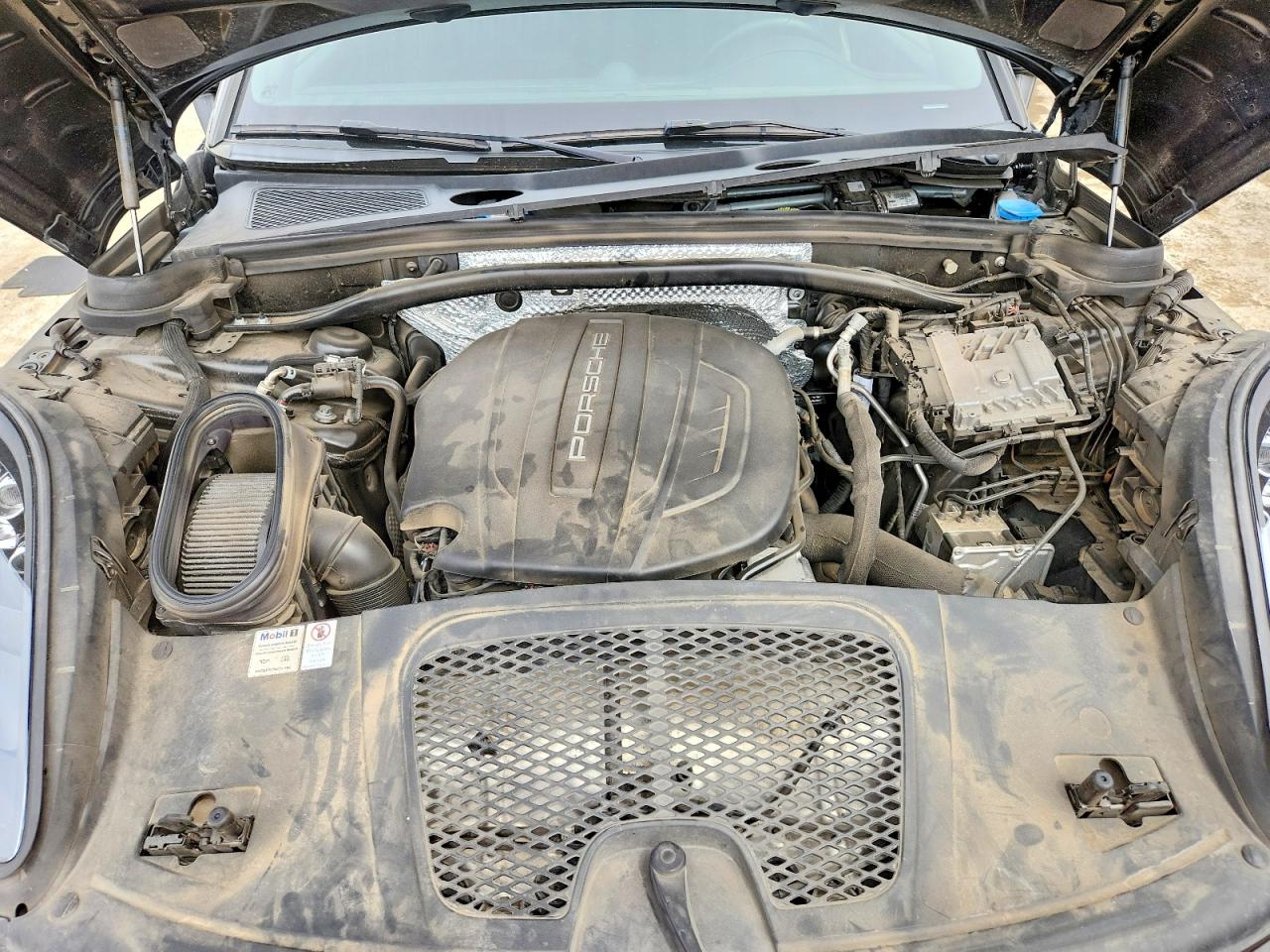 2021 PORSCHE MACAN Base