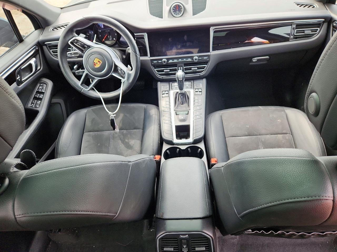 2021 PORSCHE MACAN Base