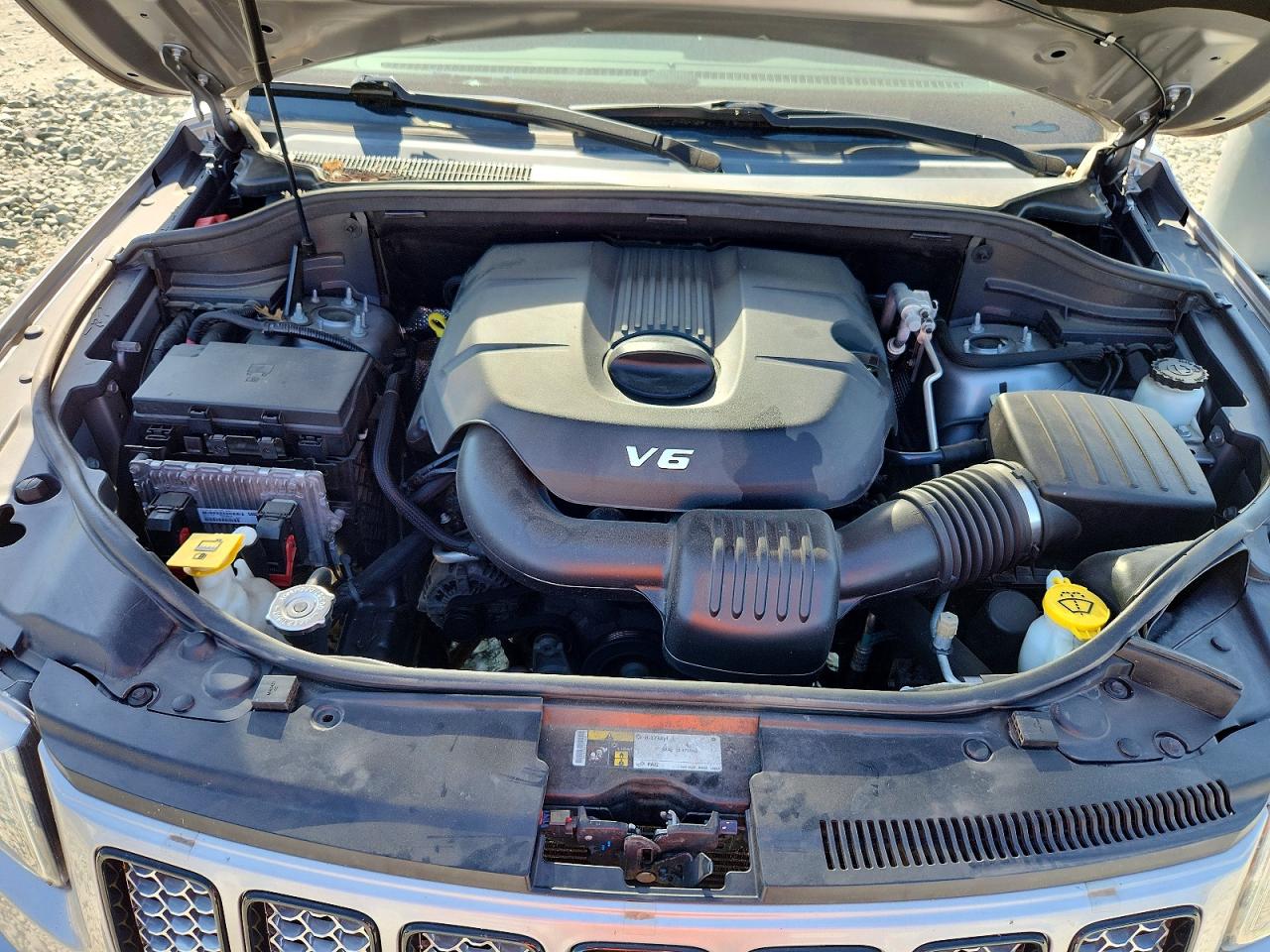 2015 JEEP GRAND CHEROKEE LAREDO 4X2