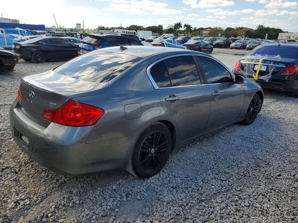 2013 INFINITI G37