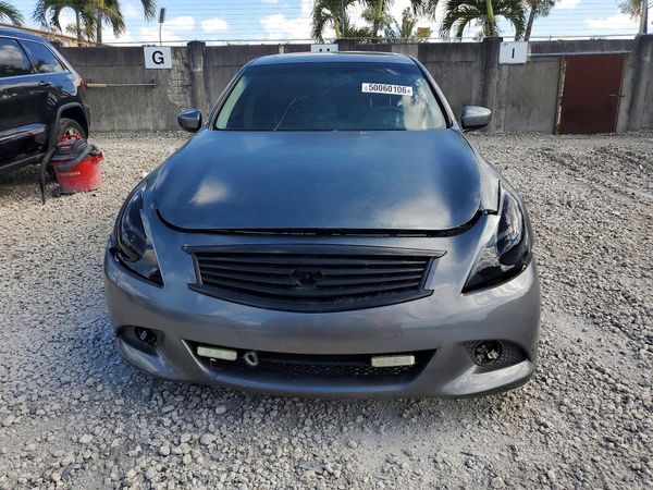 2013 INFINITI G37