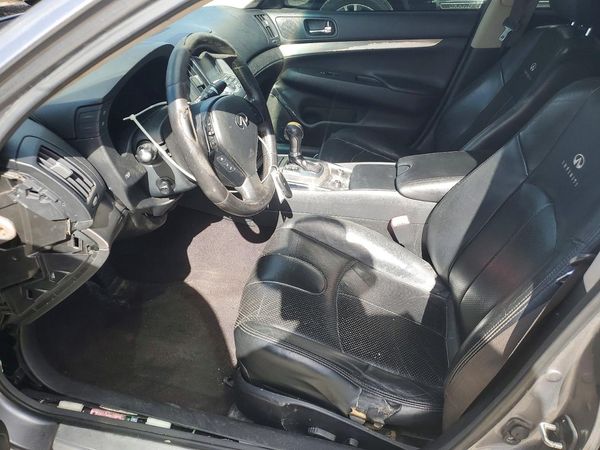2013 INFINITI G37