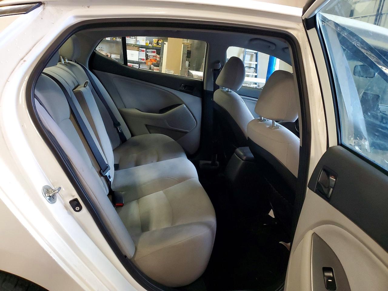 2015 KIA OPTIMA GL - Middle-low