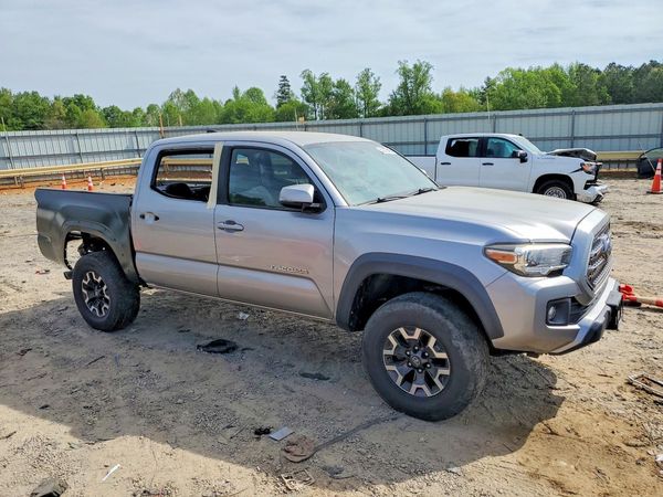 2017 TOYOTA TACOMA