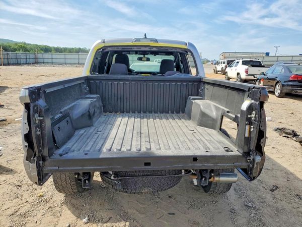2017 TOYOTA TACOMA