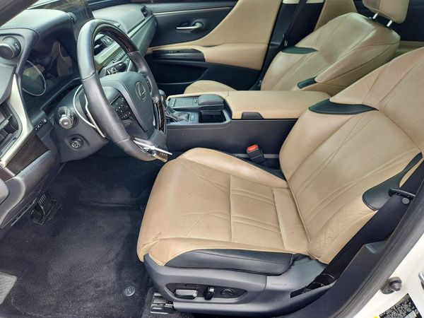 2019 LEXUS ES 350