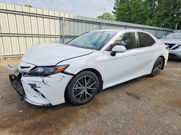 2024 TOYOTA CAMRY