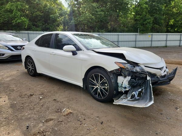 2024 TOYOTA CAMRY