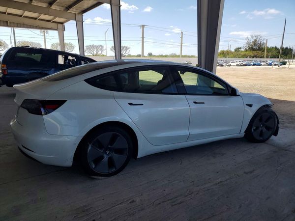 2021 TESLA MODEL 3