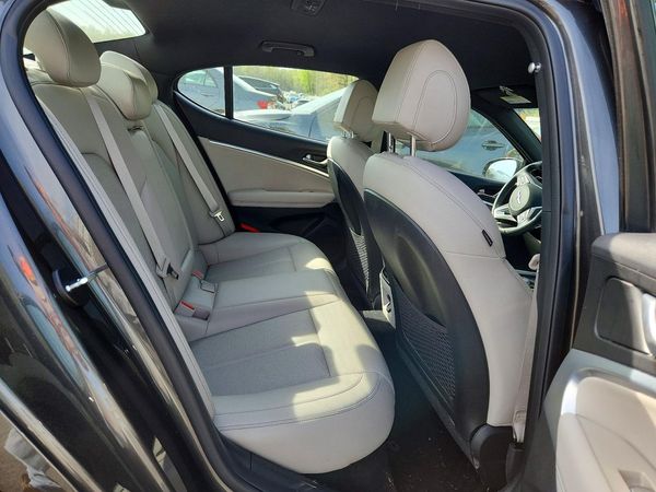 2023 GENESIS G70