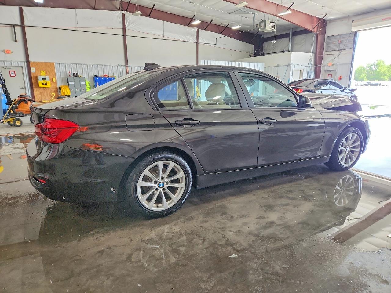 2016 BMW 320