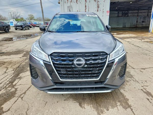 2024 NISSAN KICKS