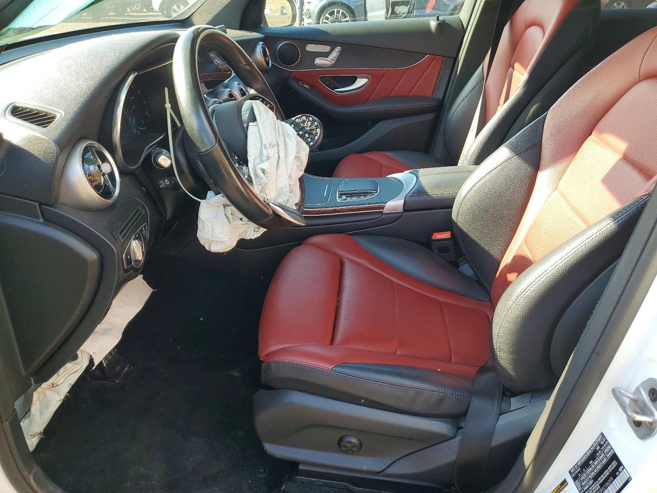 2022 MERCEDES-BENZ GLC