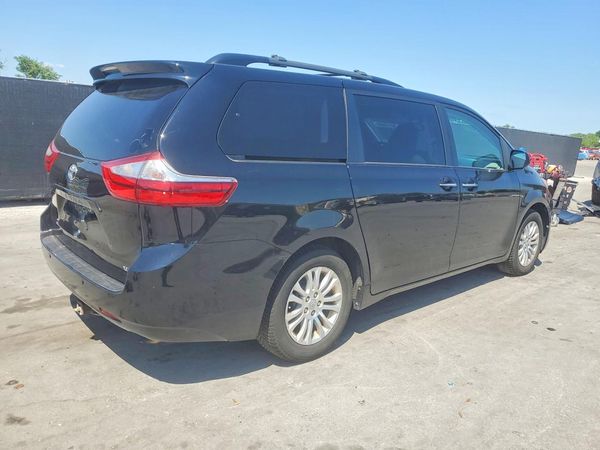 2017 TOYOTA SIENNA