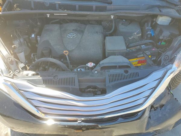 2017 TOYOTA SIENNA