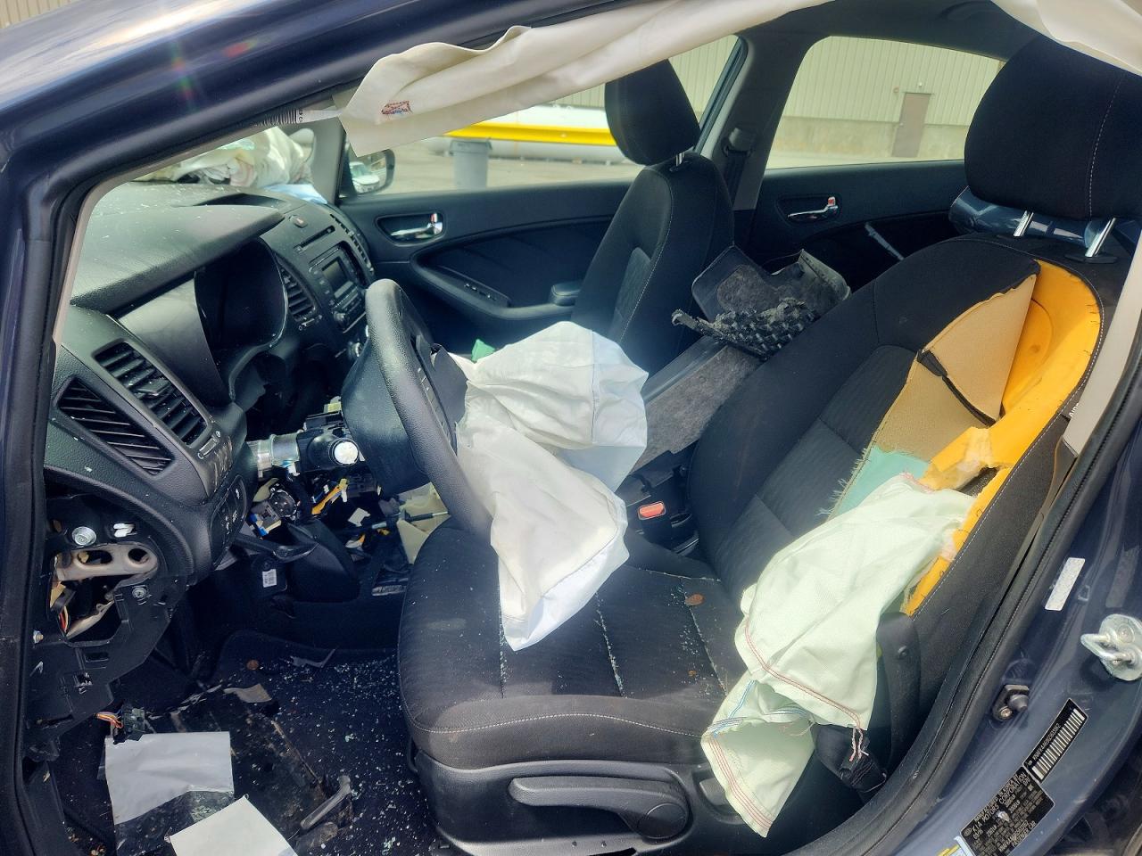 2016 KIA FORTE GL (Middle-Low Grade)