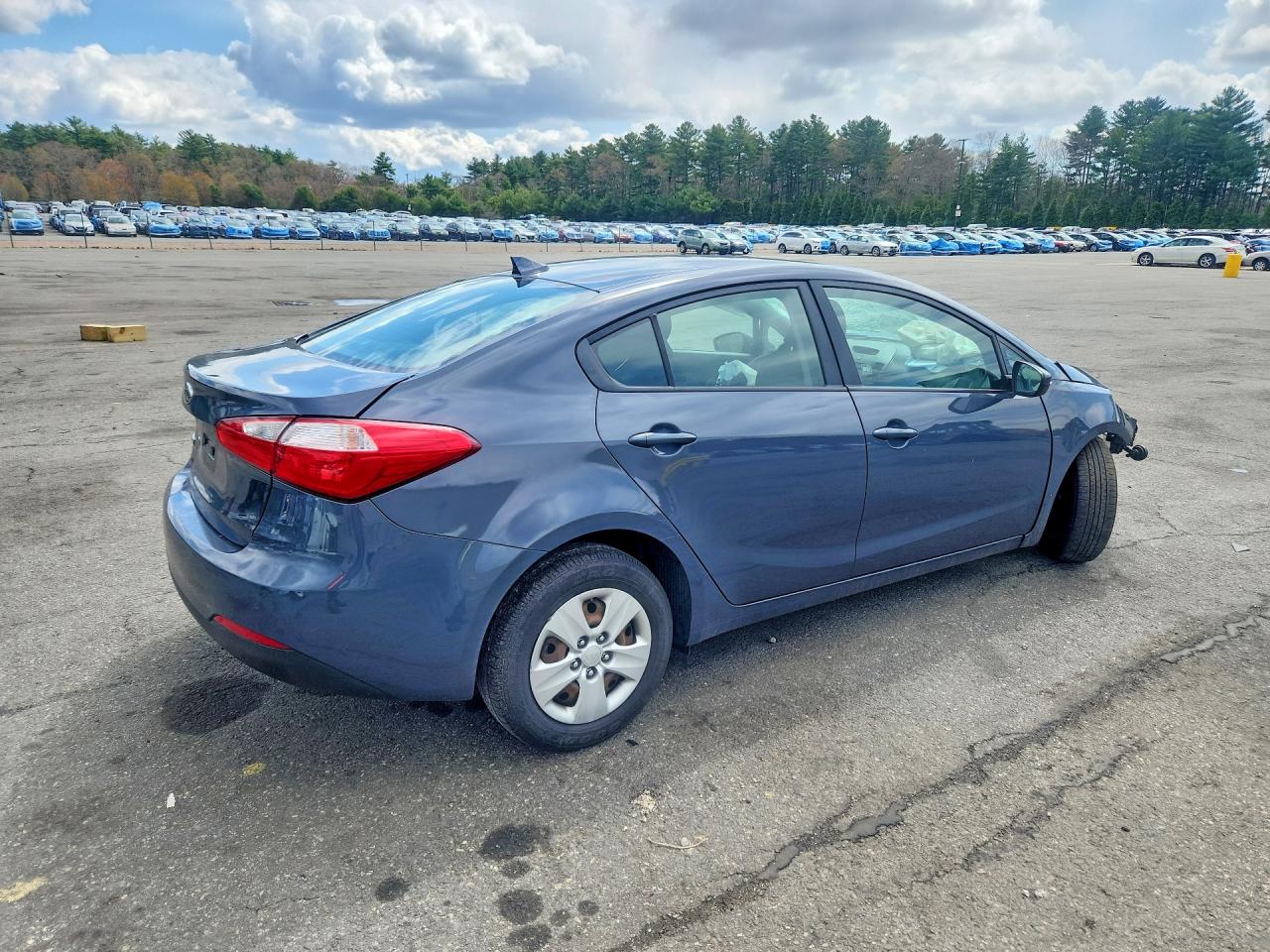 2016 KIA FORTE GL (Middle-Low Grade)